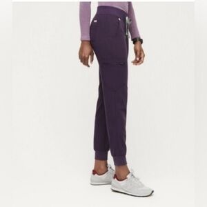 FIGS purple shadow scrub set